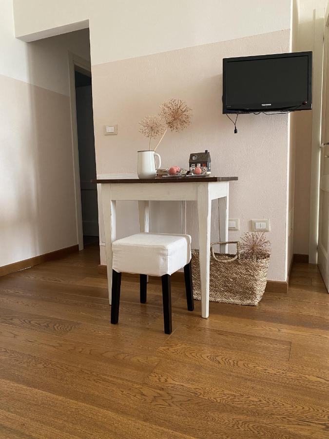 B&B Melloni Street โตโล ภายนอก รูปภาพ