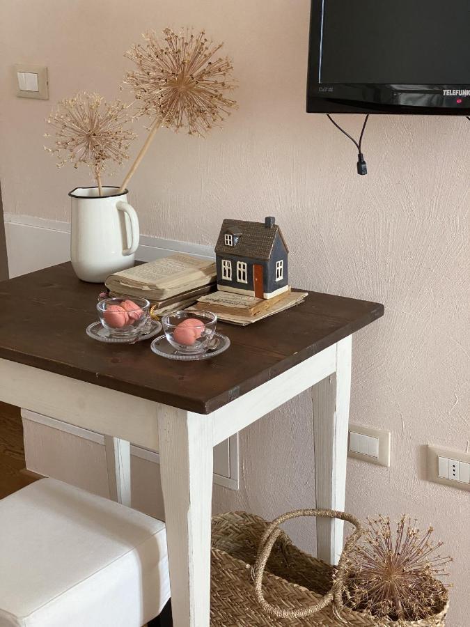 B&B Melloni Street โตโล ภายนอก รูปภาพ