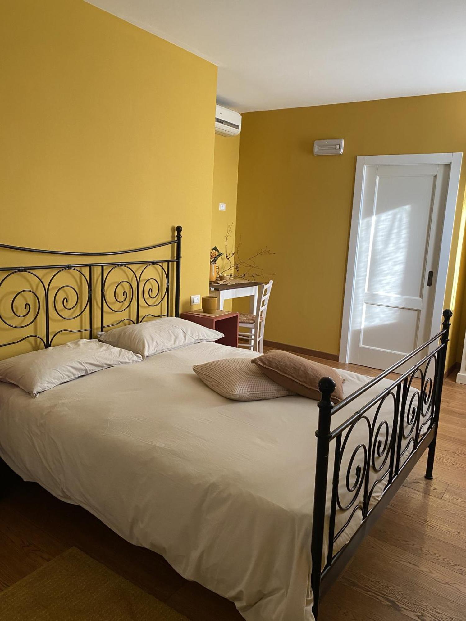B&B Melloni Street โตโล ภายนอก รูปภาพ